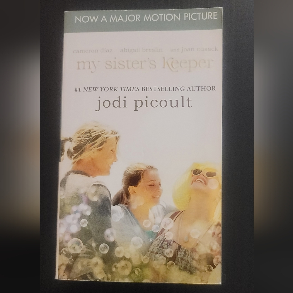 My sister's keeper book paperback  Jodi Picoult